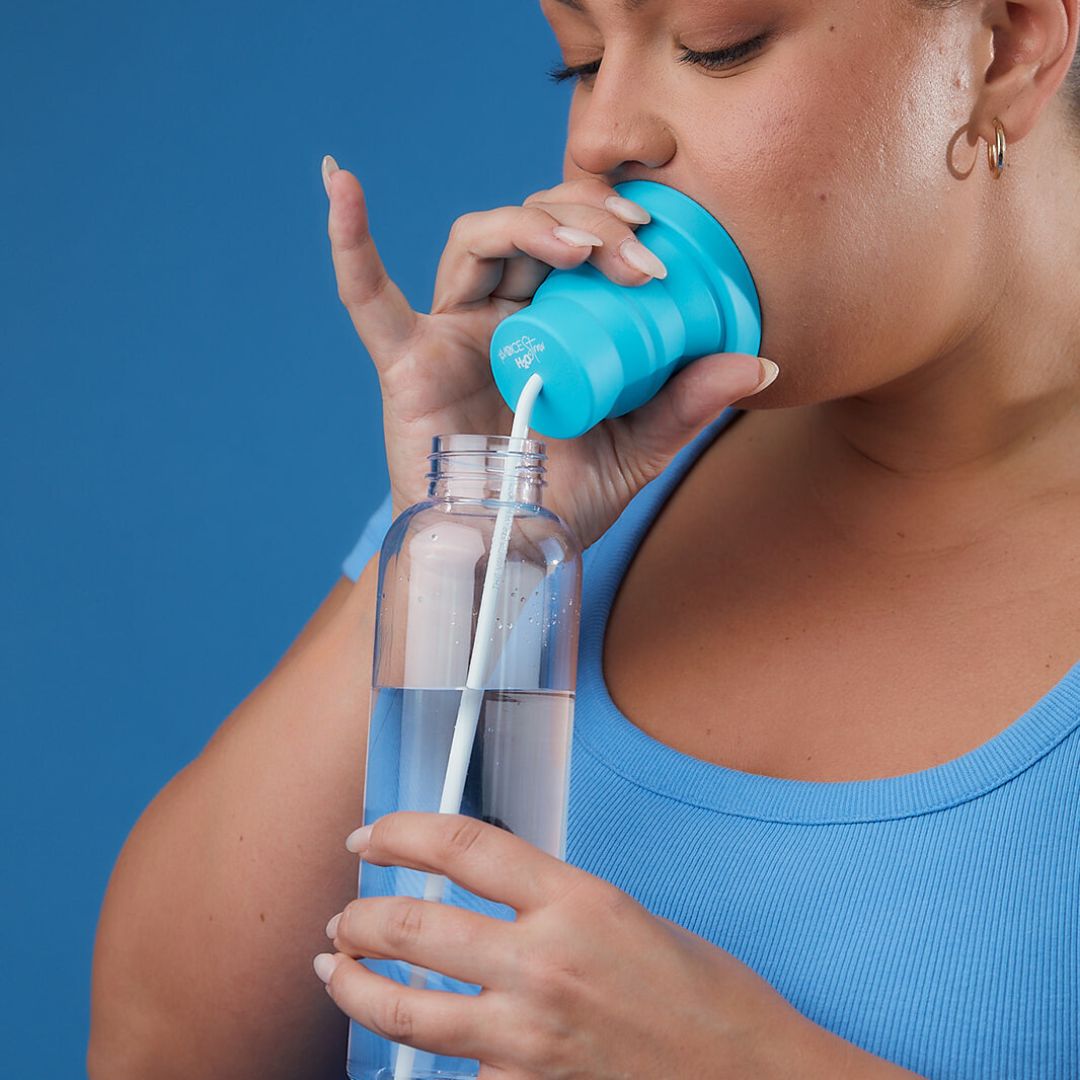 Voice straw H2O in use